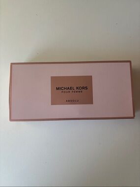 Michael Kors Pink Box with Rose Gold Accents 3 piece Pour Femme Absolu